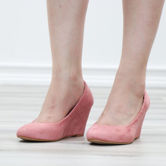 Low Wedge Heel Mauve Faux Suede Round Toe - Picture 11 of 11